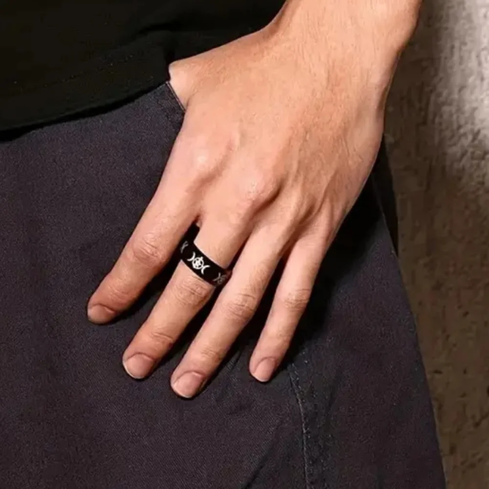 Classic Triple Goddess Pentagram Design Stainless Steel Ring Size 8 - Picture 2 of 2